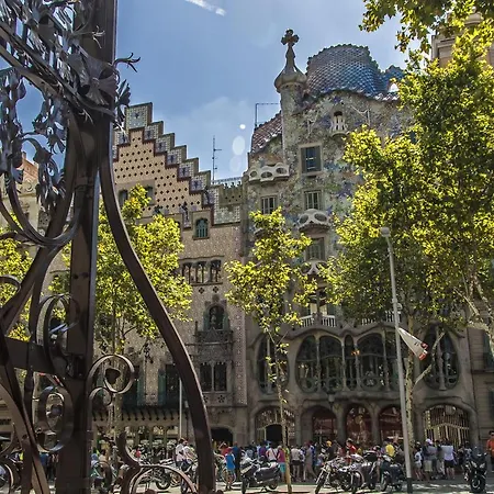 Habitat Pedrera Apartment Barcelona